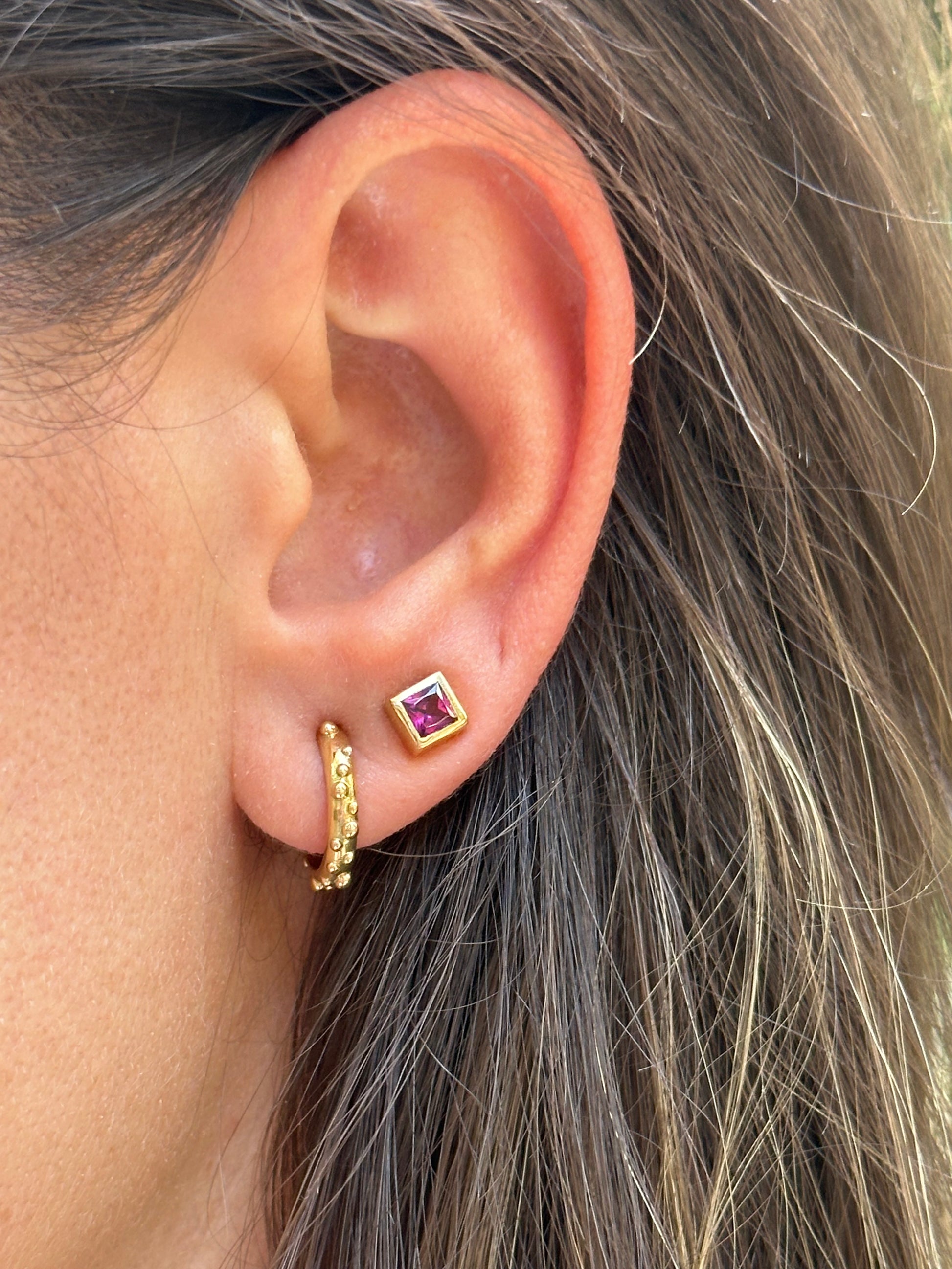 18k Solid gold hoop earrings with an 11mm diameter handcrafted in 18 karat yellow gold and can be customized in rose and white gold | Ella Creations Jewelry