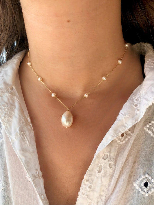 Gold Aura Pearls Necklace with gold chain and Baroque Pearl pendant | 18k Solid Gold Necklace