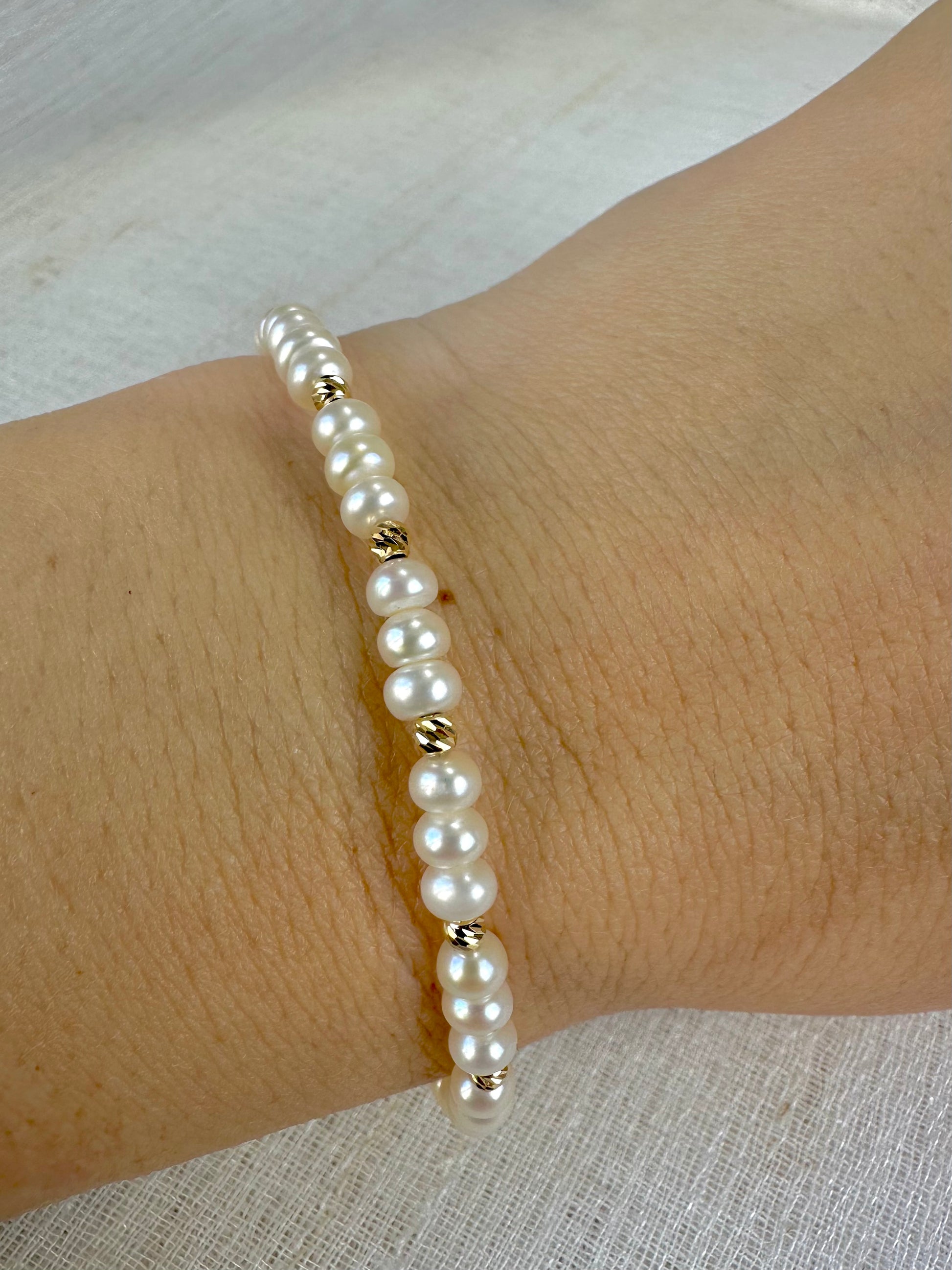 Freshwater Pearls bracelet with 18 gold beads and findings | Ella Creations Jewelry 