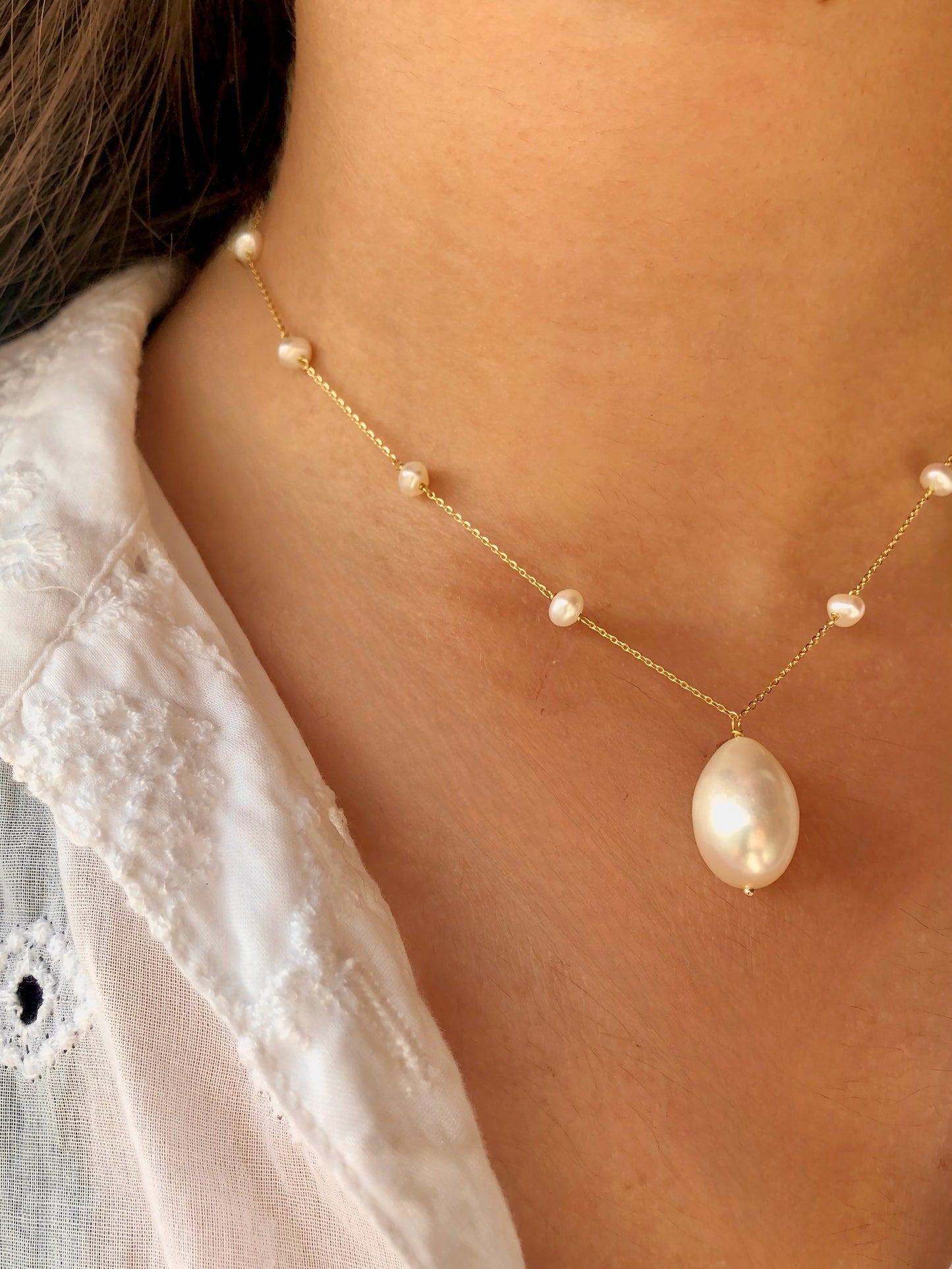 Gold Aura Pearls Necklace with gold chain and Baroque Pearl pendant | 18k Solid Gold Necklace