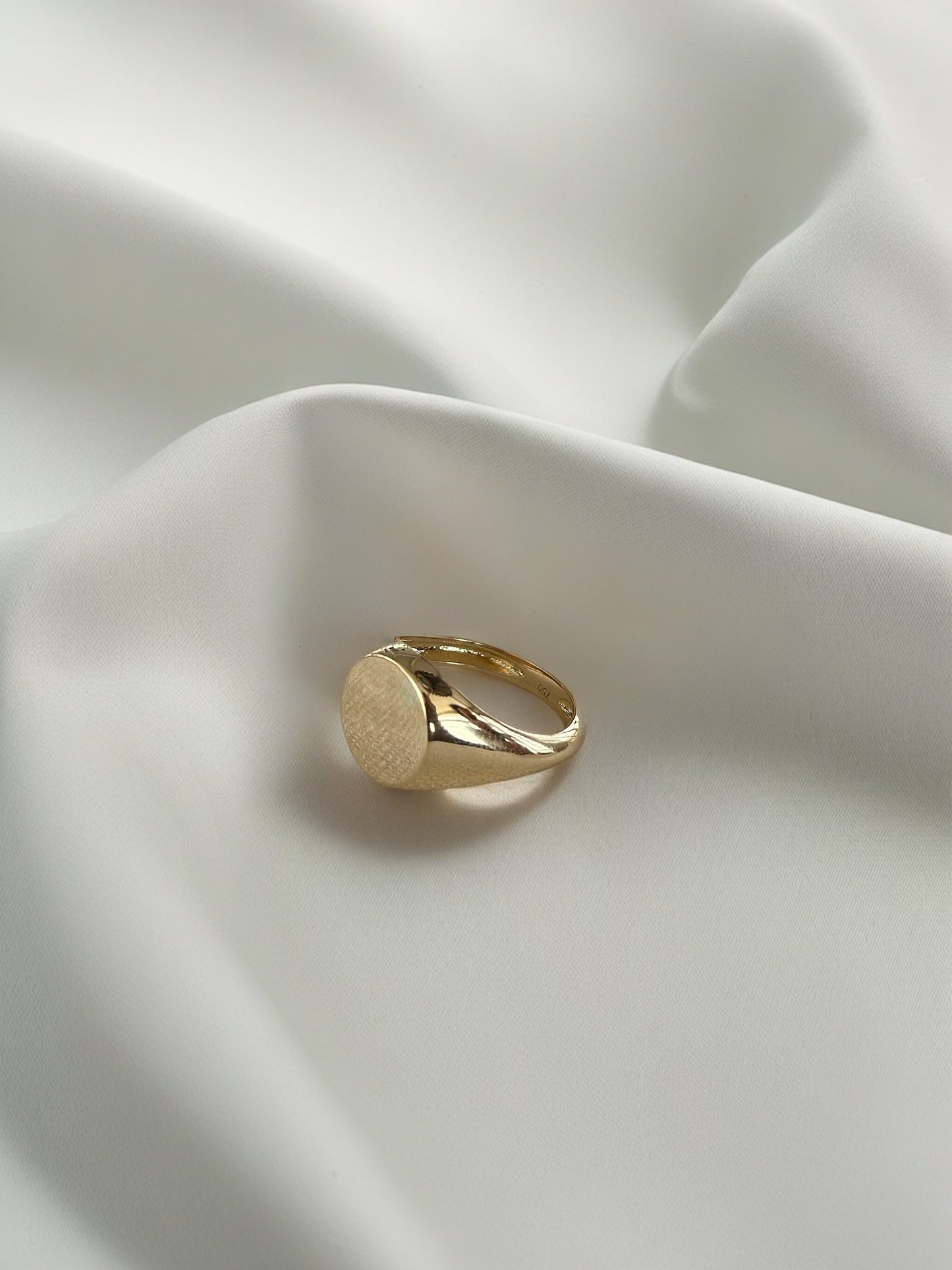 Gold Signet ring