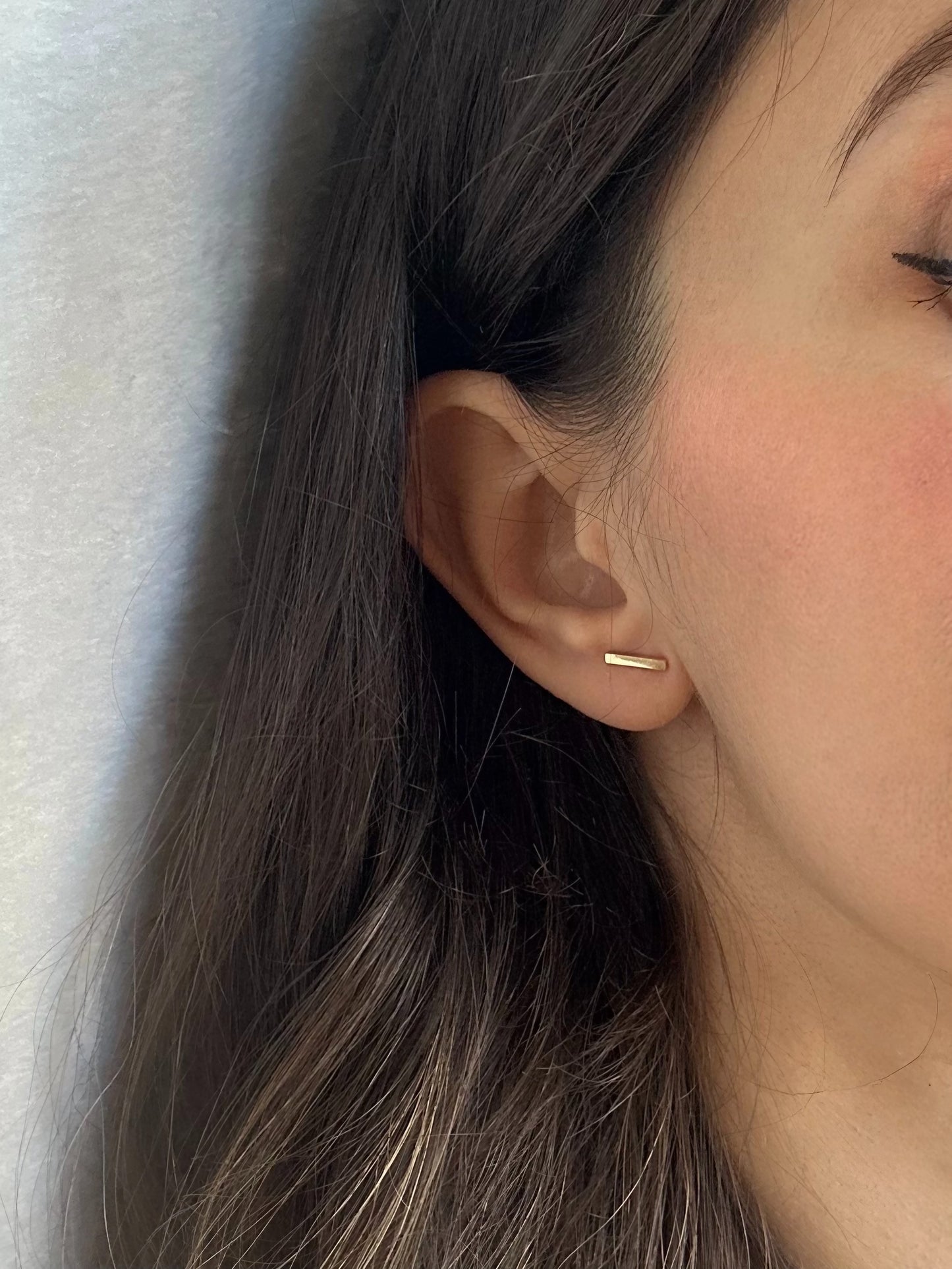 Bar Stud Earrings | 18 karat gold