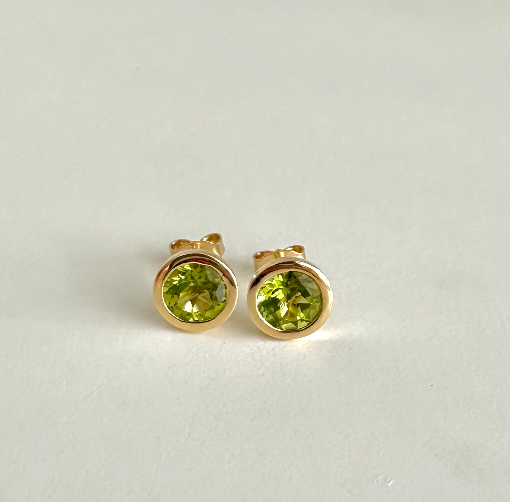 Peridot earrings 18K solid yellow gold 8mm in diameter | Ella Creations Jewelry