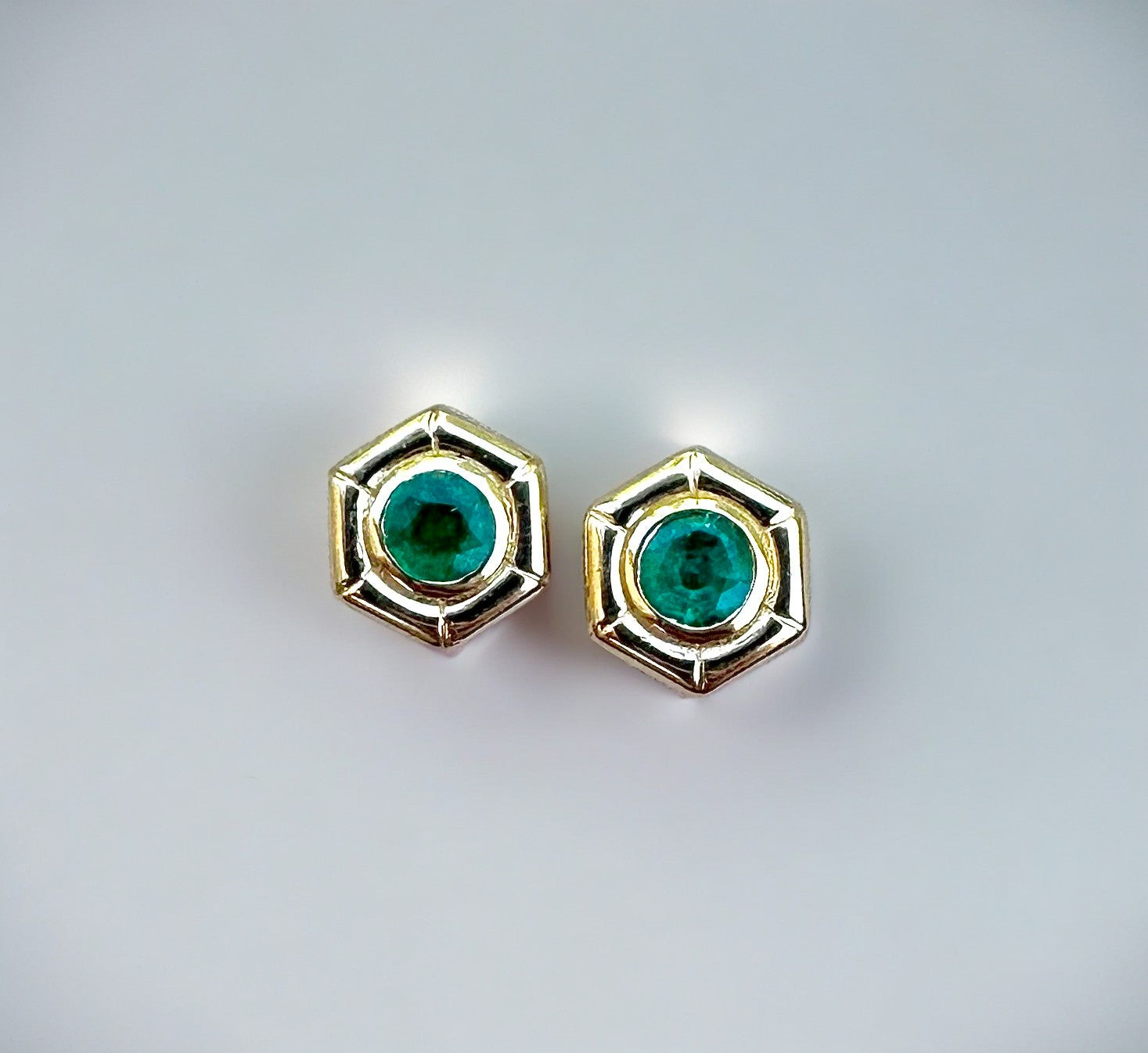 Emerald stud earrings, flatback studs handcrafted in 18 karat gold | Ella Creations Jewelry