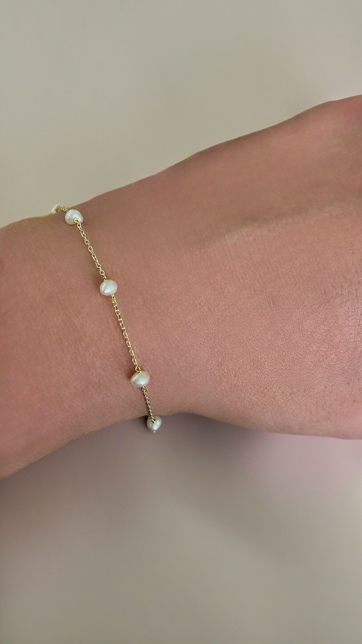 Gold pearl bracelet handcrafted in 18k solid gold | Ella Creations Jewelry