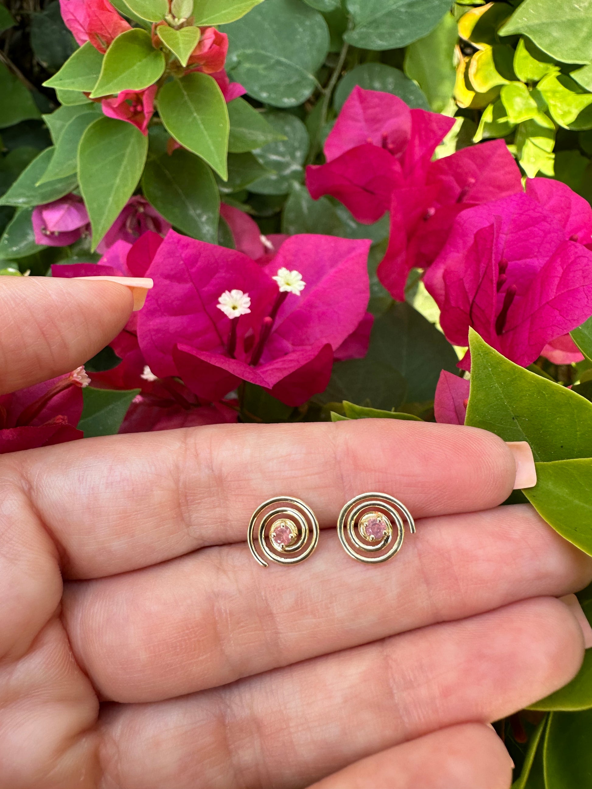 Spiral stud earrings 18Kt - Pink sapphires - Ella Creations Jewelry